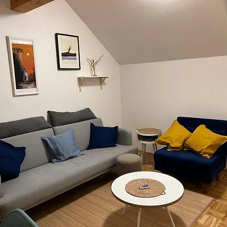Pine & Peaks Apartment