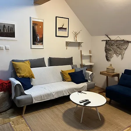 Pine & Peaks Apartment
